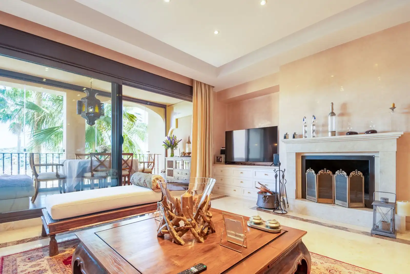 Sala de estar de Casa adosada en venta en Estepona con Aire acondicionado, Amueblado y Horno