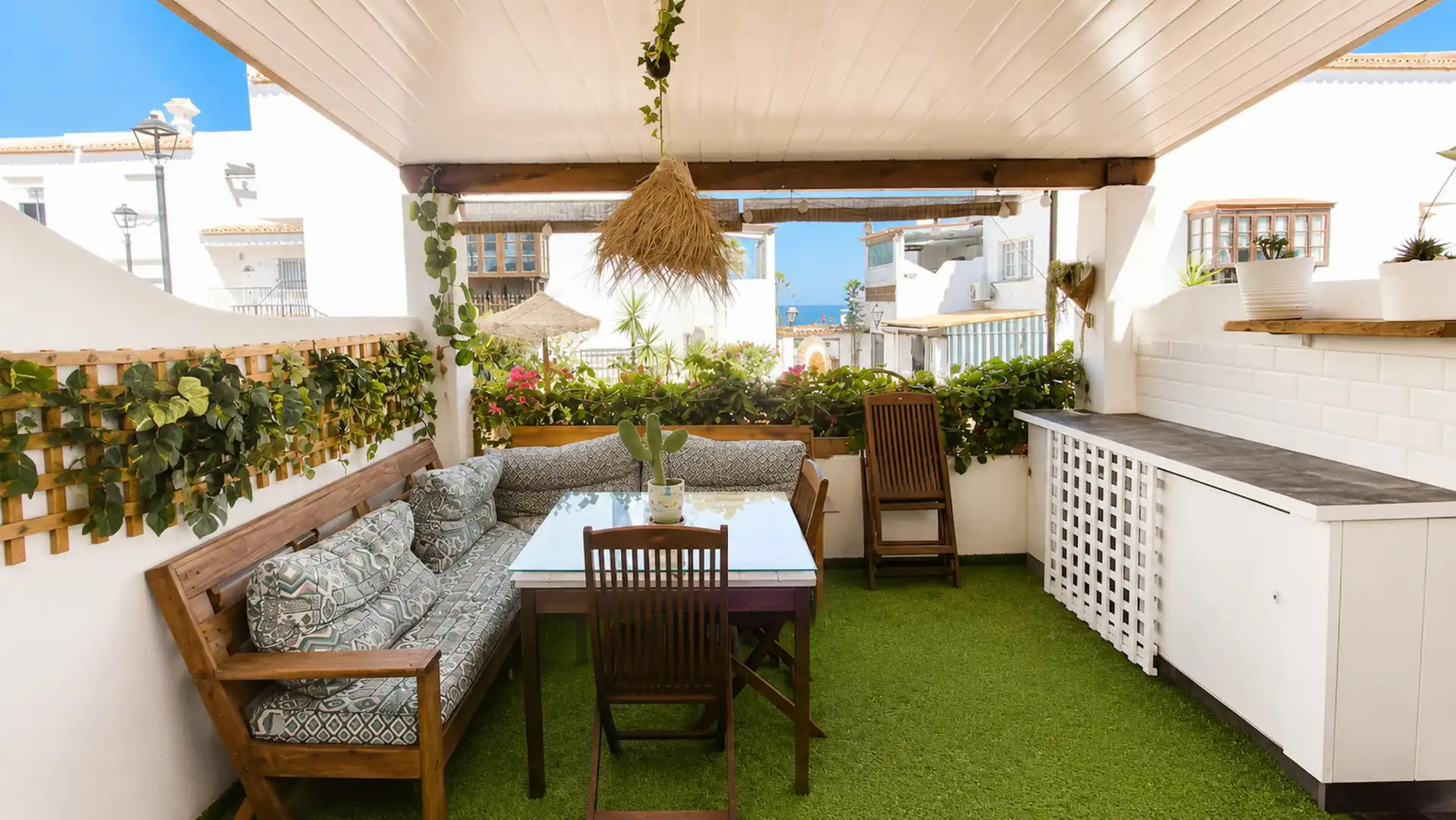 Terrasse von Erdgeschoss zum Verkauf in Manilva mit Klimaanlage, Terrasse und Schwimmbad