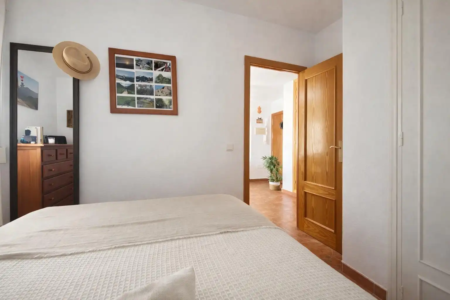 Habitación de Apartamento en venta en Benalmádena con Terraza, Amueblado y Piscina comunitaria