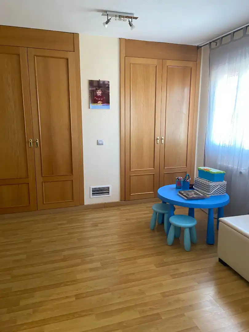 Habitación de Casa adosada en venta en Méntrida con Aire acondicionado, Calefacción y Jardín privado