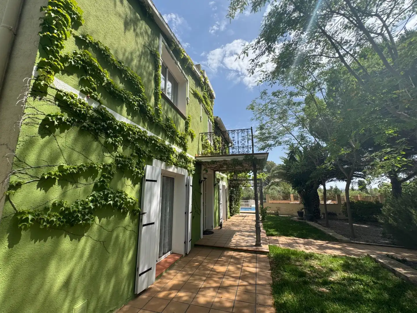 Vista exterior de Finca rústica en venda en Banyeres del Penedès amb Calefacció, Jardí privat i Terrassa