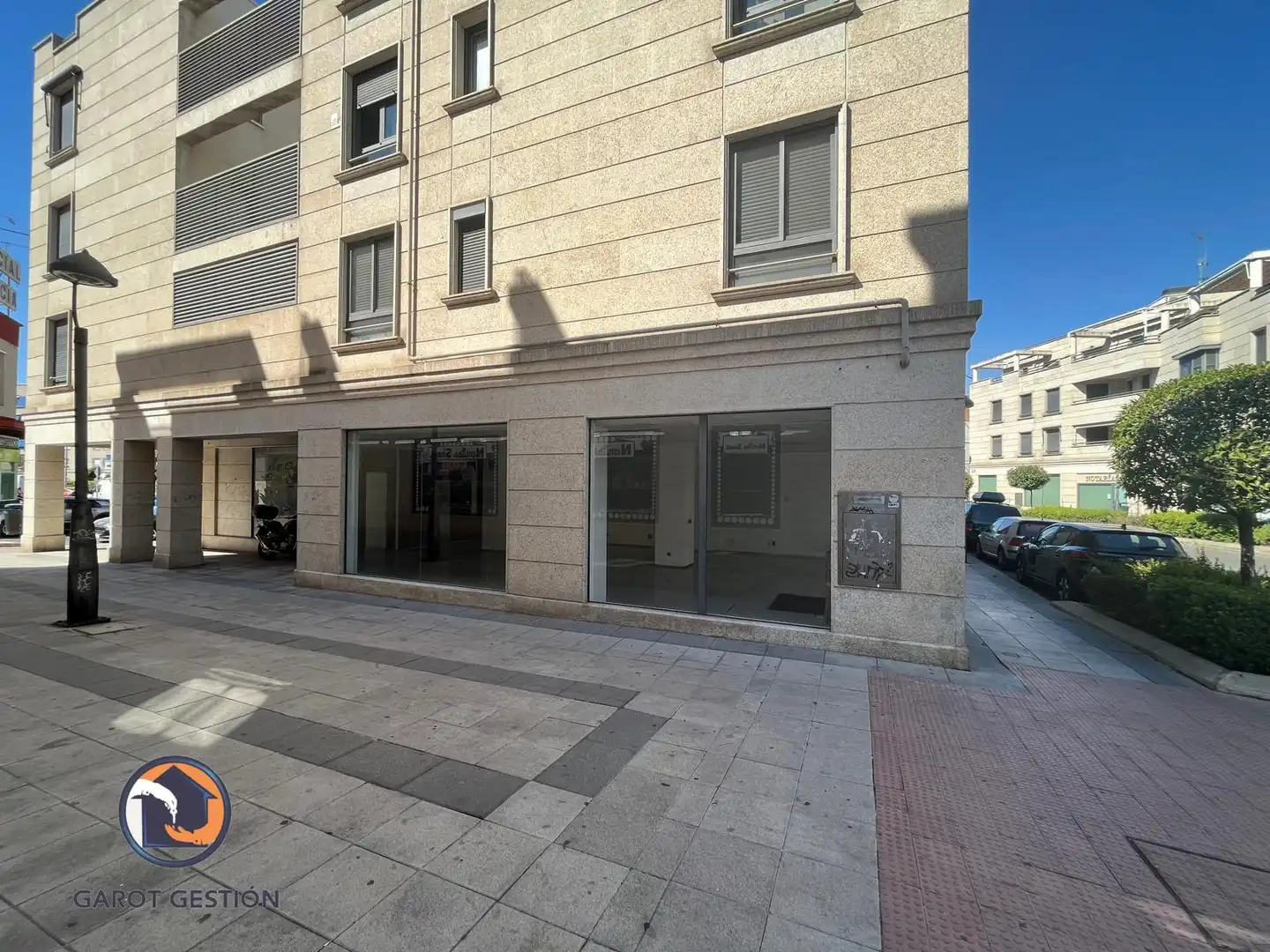 Exterior view of Commercial properties for sale in San Fernando de Henares  with Air Conditioner and Internet