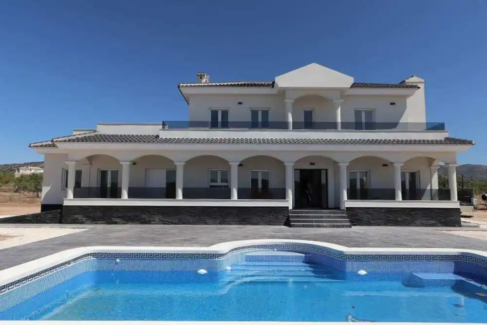 Casa en venda a El Pinós / Pinoso