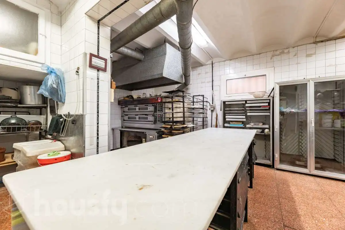 Kitchen of Commercial properties for sale in Barcelona  with Air Conditioner and Furnished