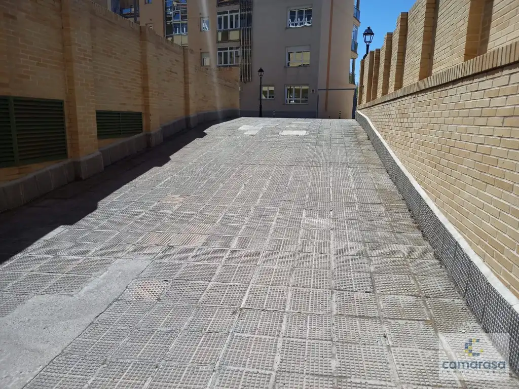 Garaje de alquiler en Calle Mancebo De Arevalo, 15, Sur