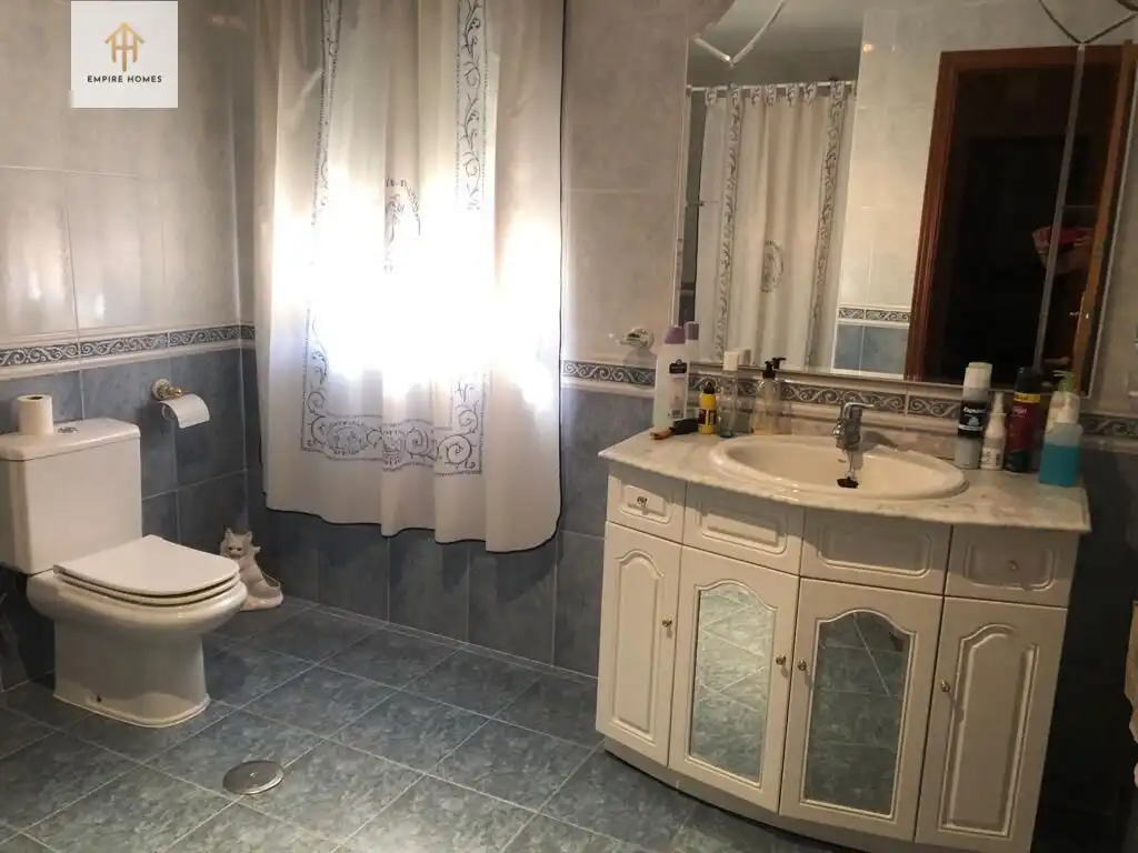 Badezimmer von Residential zum Verkauf in Torreorgaz