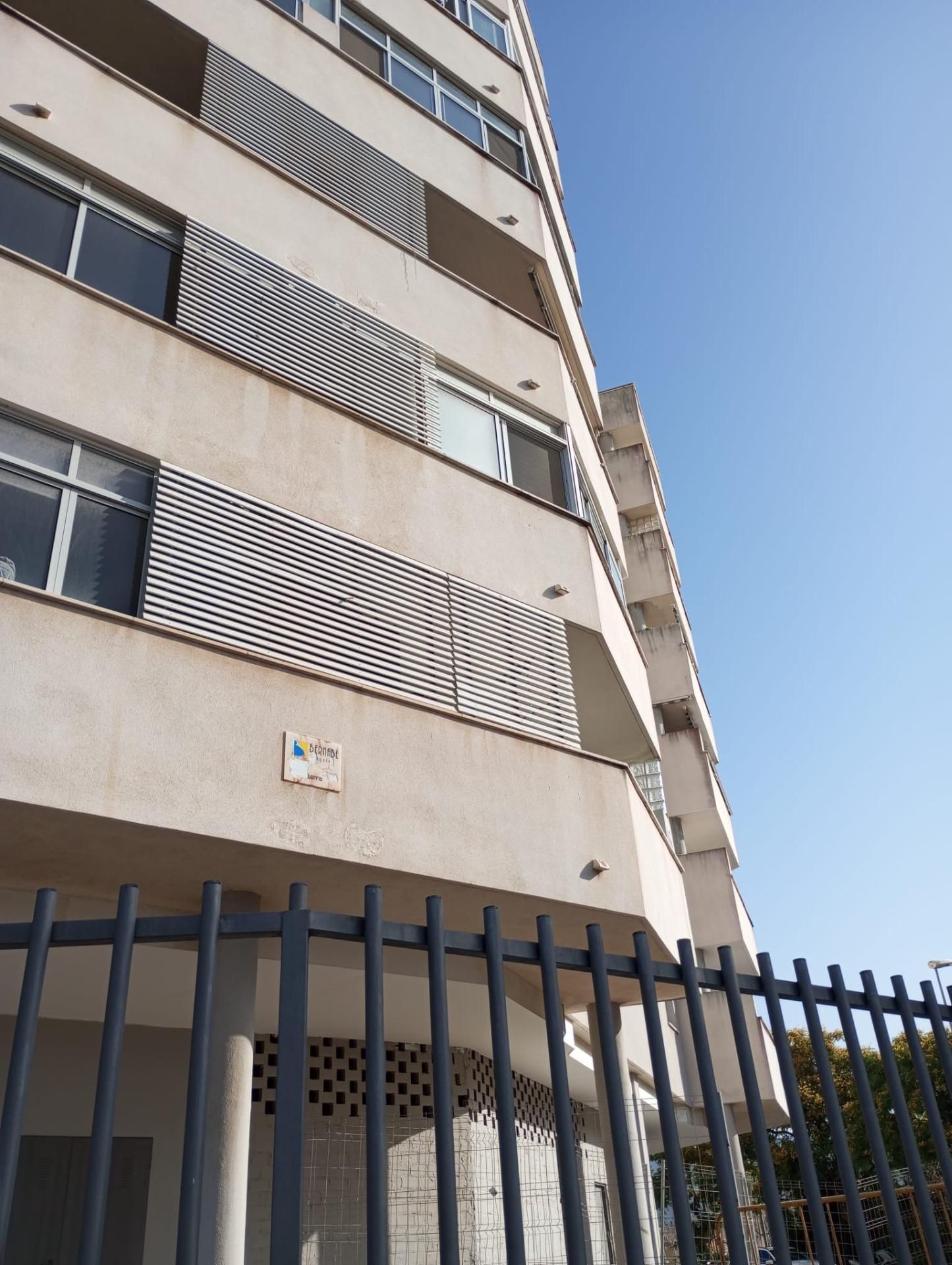 Exterior view of Flat for sale in Algeciras  with Community pool