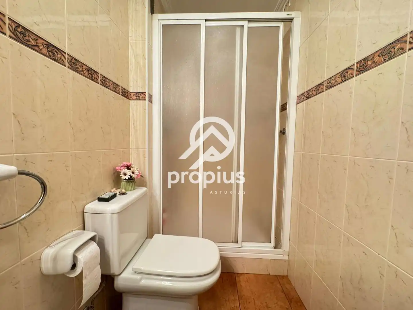 Badezimmer von Maisonette zum Verkauf in Llanes mit Heizung und Möbliert