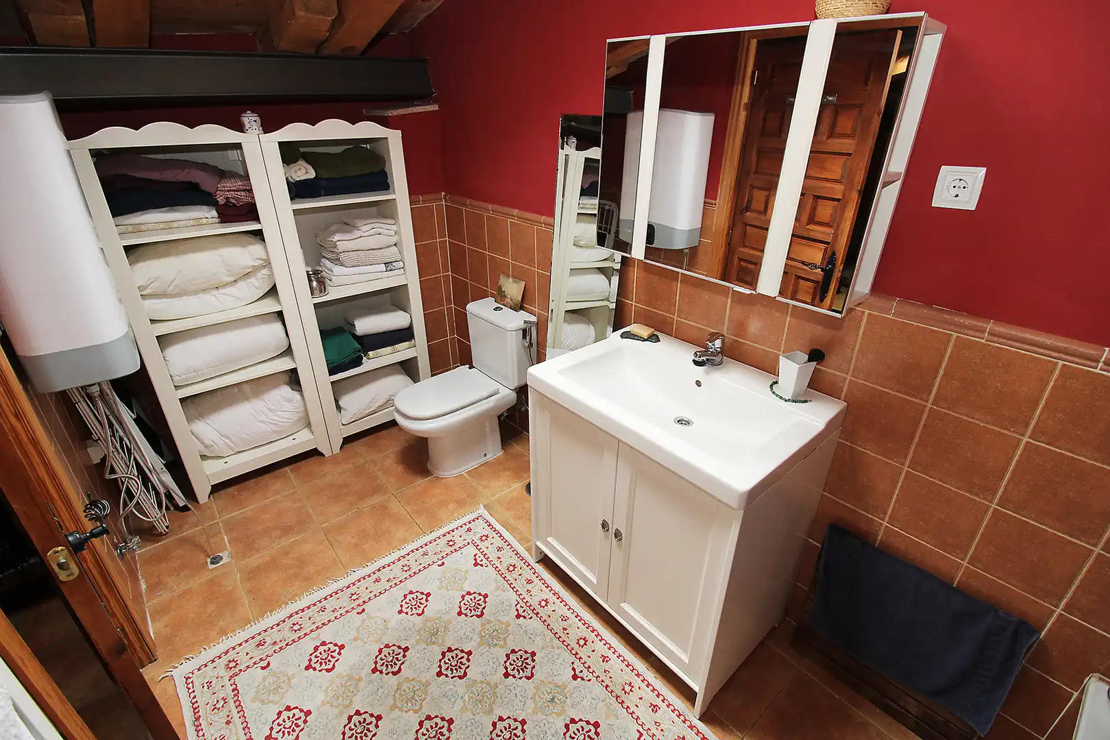Baño de Casa adosada en venta en El Atazar con Calefacción, Terraza y Trastero