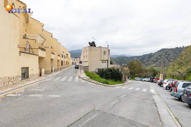 Casa adosada en Venta en Cenes de la Vega