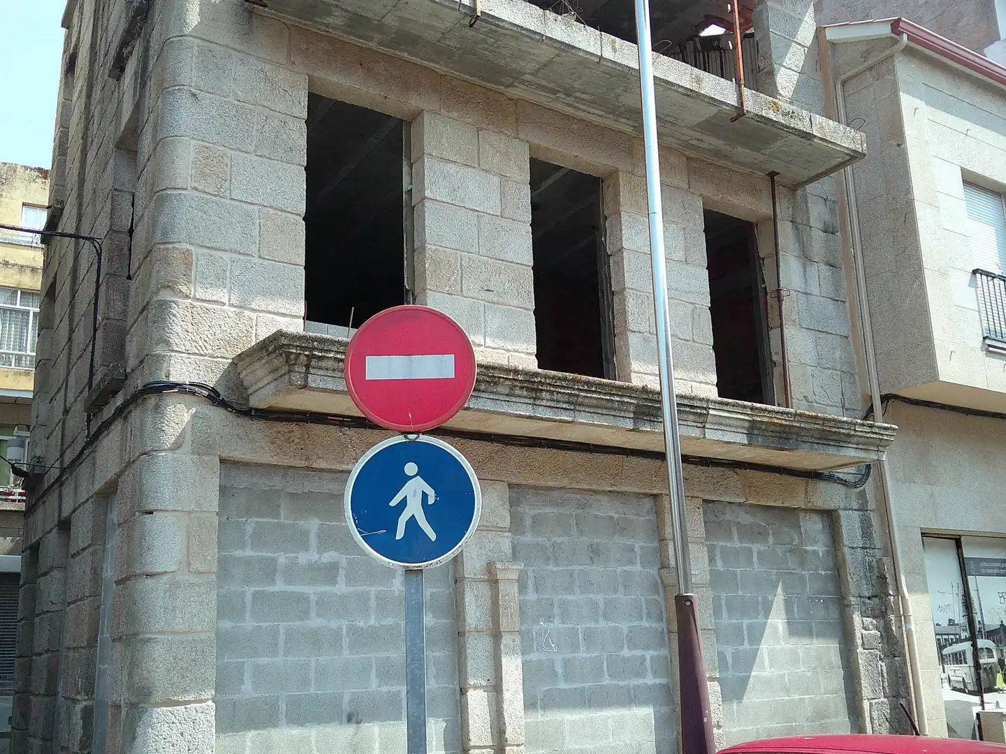 Vista exterior de Edificio en venta en Marín