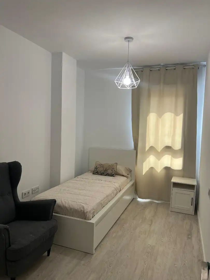 Habitación de Piso de alquiler en Camas con Aire acondicionado, Calefacción y Terraza