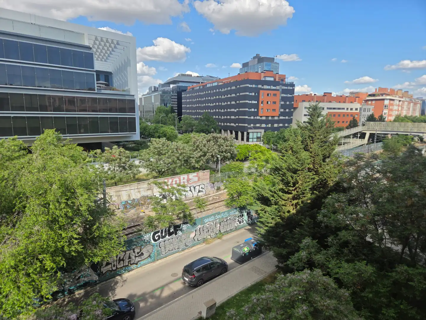 Vista exterior de Piso en venta en Madrid con Aire acondicionado, Calefacción y Jardín privado