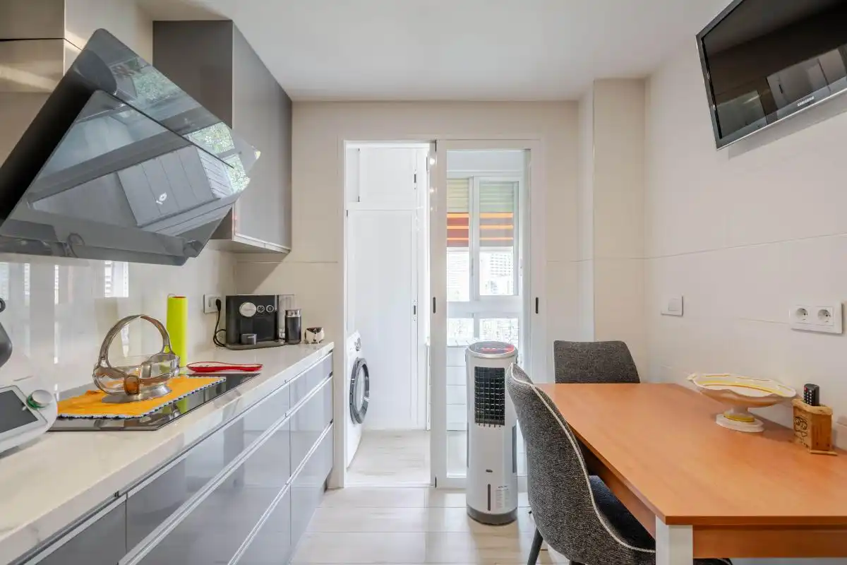 Cocina de Piso en venta en Benidorm con Aire acondicionado, Calefacción y Jardín privado