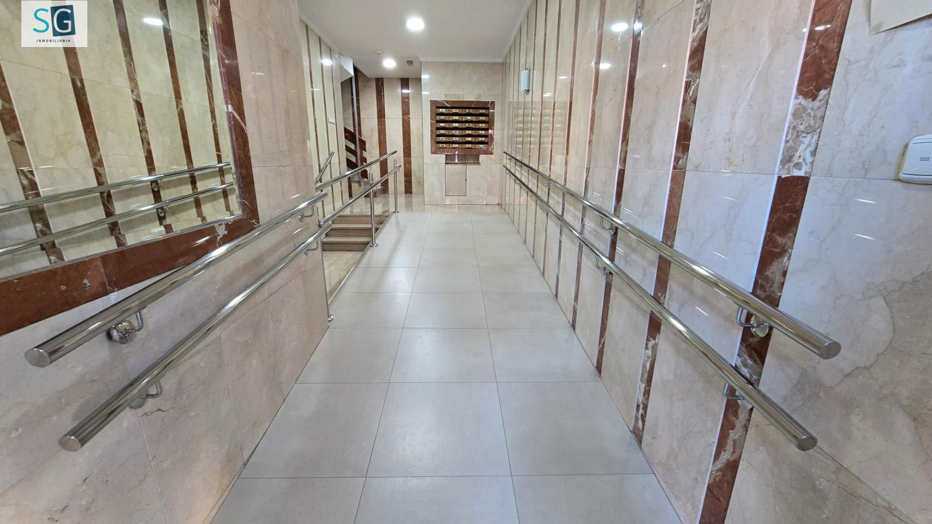 Piso en venta en  Granada Capital