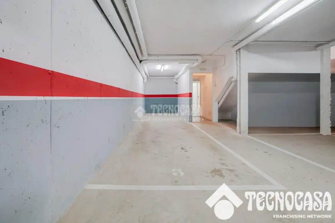 Parking de Piso en venta en Barcelona con Aire acondicionado, Calefacción y Terraza
