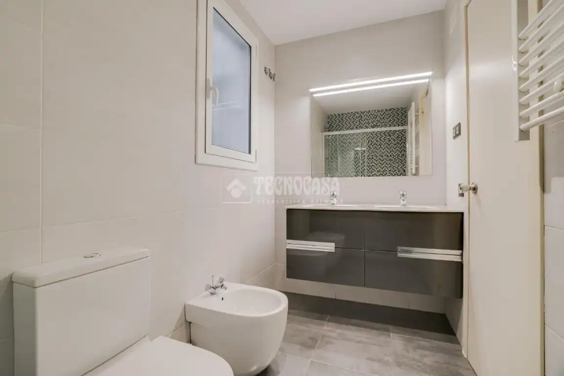Baño de Piso en venta en Barcelona con Aire acondicionado, Calefacción y Trastero