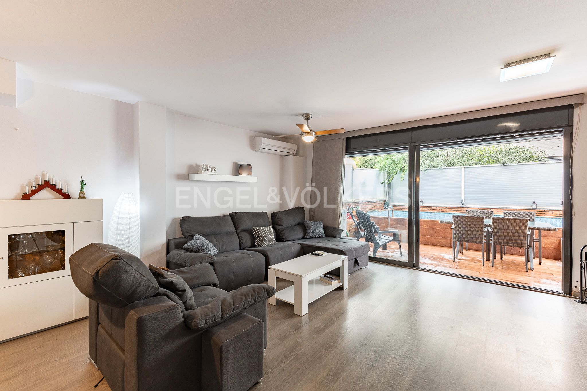Living room of Single-family semi-detached for sale in Granollers  with Air Conditioner, Heating and Private garden