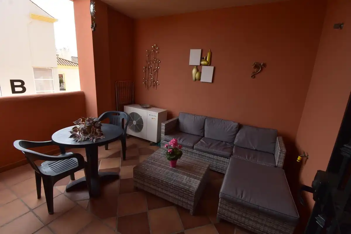 Terraza de Apartamento en venta en Macharaviaya con Aire acondicionado y Piscina comunitaria
