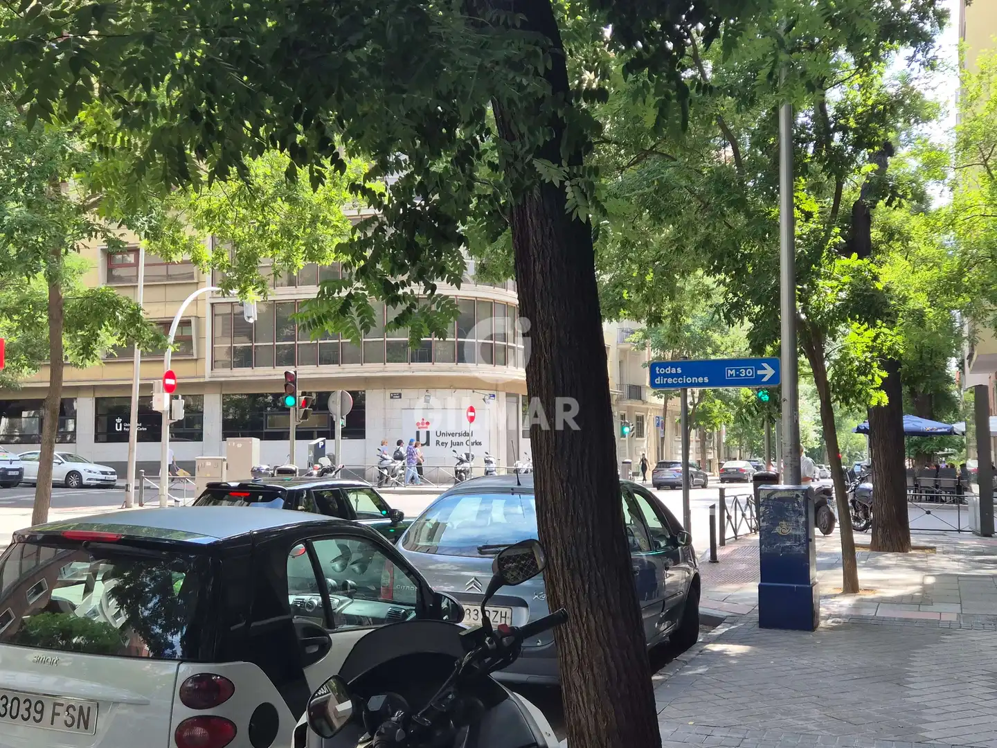Vista exterior de Local en venda en Madrid amb Calefacció