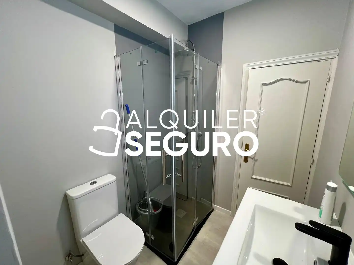Baño de Piso de alquiler en Alcobendas con Aire acondicionado