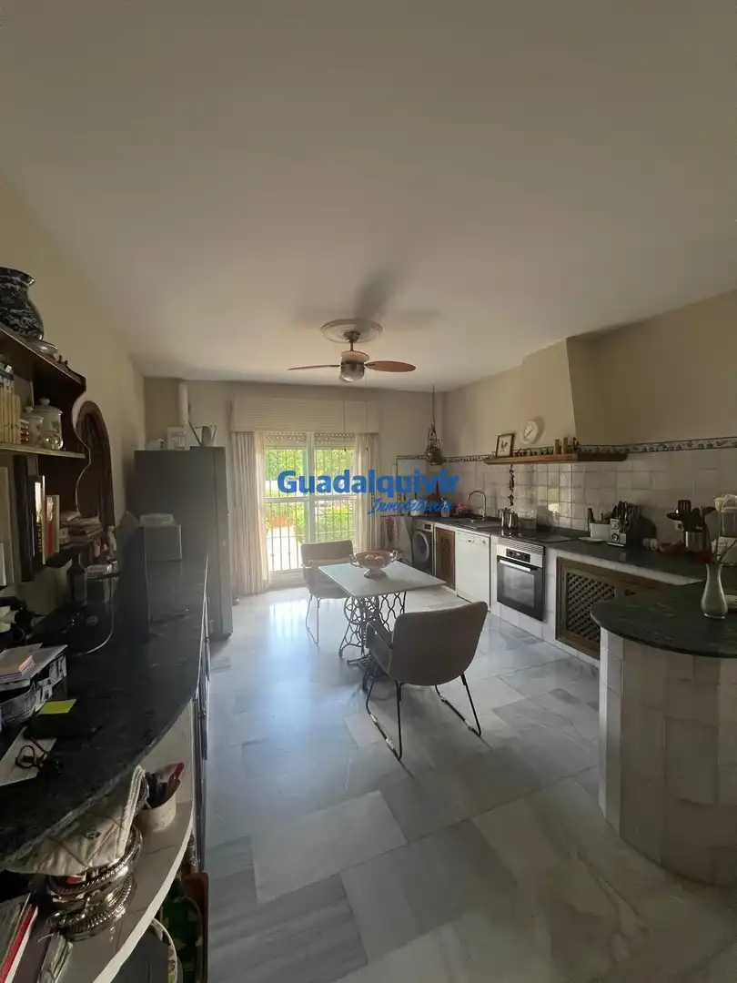 Cuina de Casa o xalet en venda en Dos Hermanas amb Aire condicionat, Jardí privat i Terrassa