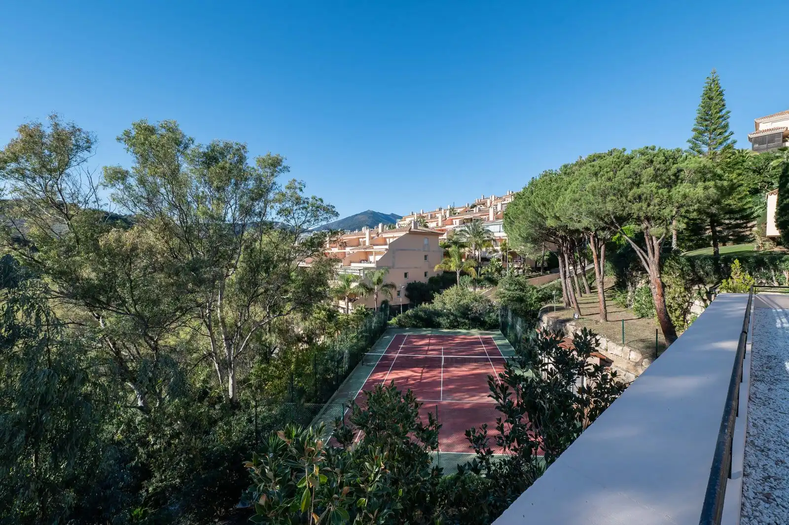 Jardín de Ático en venta en Marbella con Terraza, Trastero y Amueblado