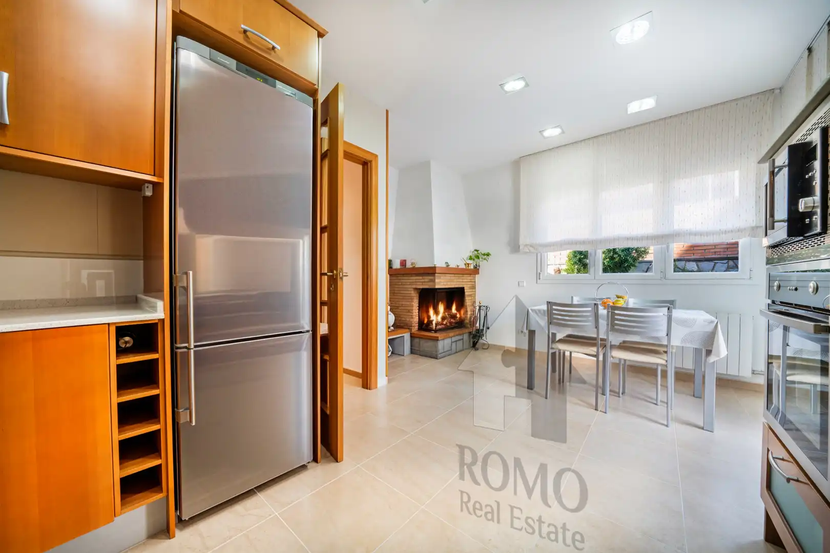 Cocina de Casa o chalet en venta en Santa Perpètua de Mogoda con Aire acondicionado, Calefacción y Terraza