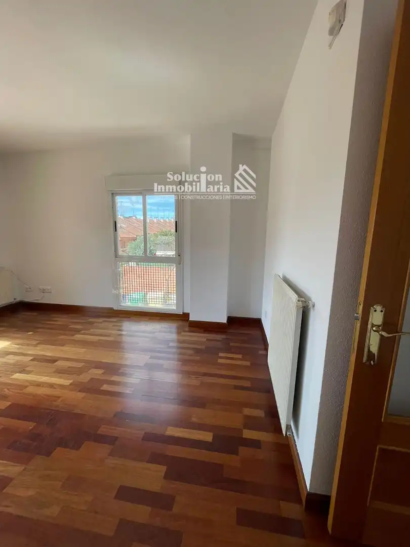 Habitación de Dúplex de alquiler en Salamanca con Calefacción, Terraza y Piscina