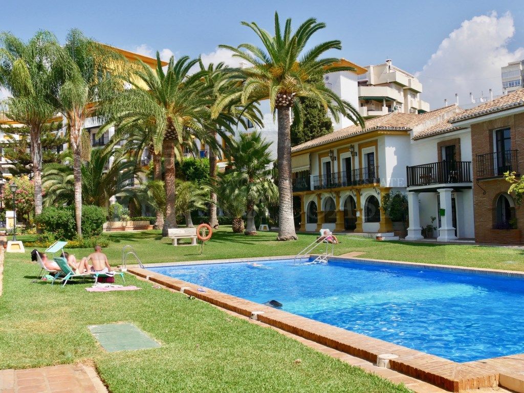Swimming pool of Single-family semi-detached for sale in Fuengirola  with Air Conditioner, Private garden and Terrace