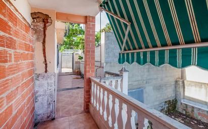 Terrassa de Casa o xalet en venda en Sagunto / Sagunt amb Calefacció i Piscina comunitària