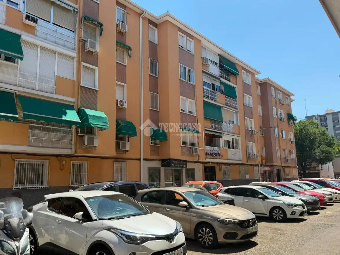 Vista exterior de Pis en venda en Alcalá de Henares