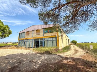 Local comercial en venda a Deltebre