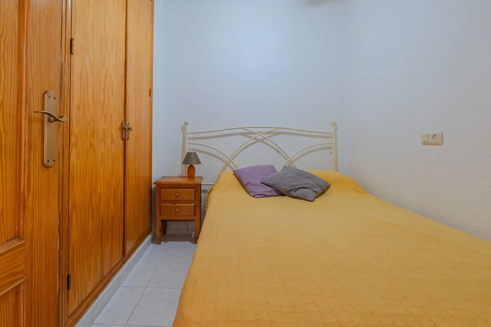 Habitación de Apartamento en venta en Torrevieja con Jardín privado, Terraza y Amueblado