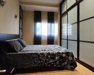 Bedroom of Flat to rent in  Zaragoza Capital  with Air Conditioner, Heating and Parquet flooring