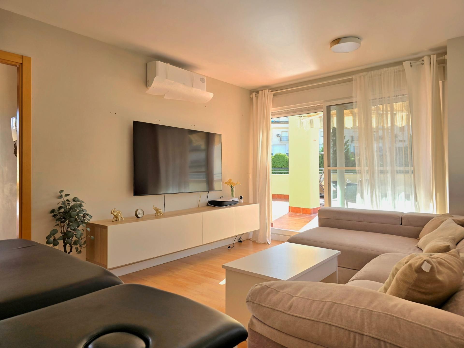 Wohnzimmer von Dachboden zum verkauf in Casabermeja mit Klimaanlage, Heizung und Terrasse