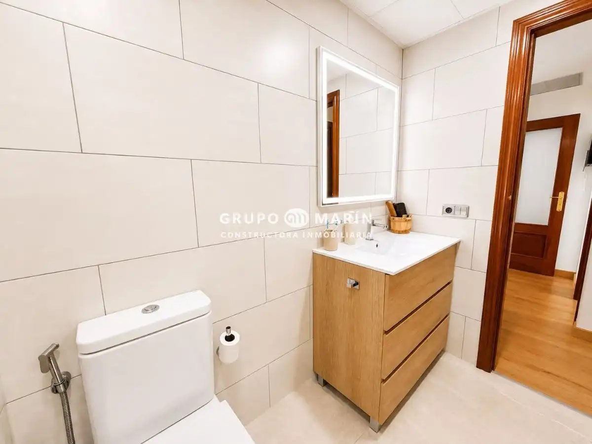 Baño de Piso en venta en Blanes con Calefacción, Terraza y Balcón