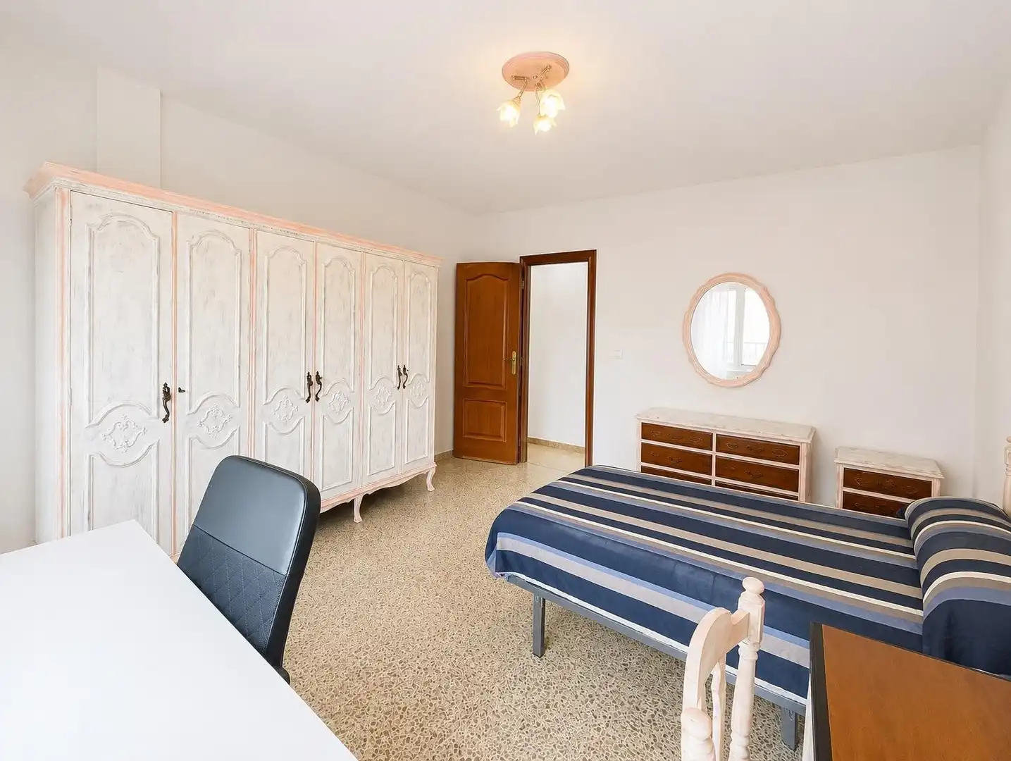 Bedroom of Flat for rent in Granada  with Furnished and Balcony
