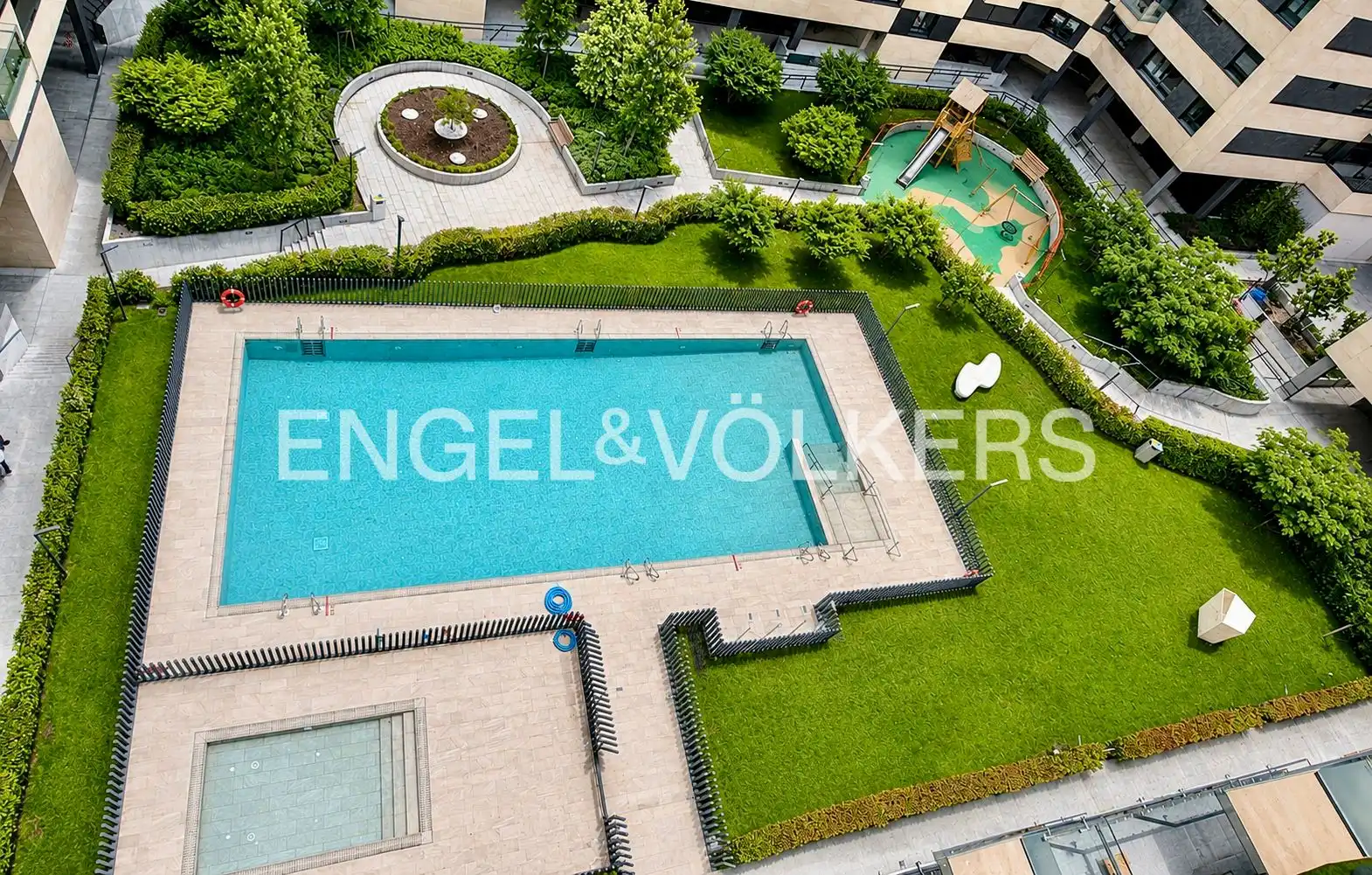 Piscina de Piso en venta en Madrid con Aire acondicionado, Calefacción y Terraza
