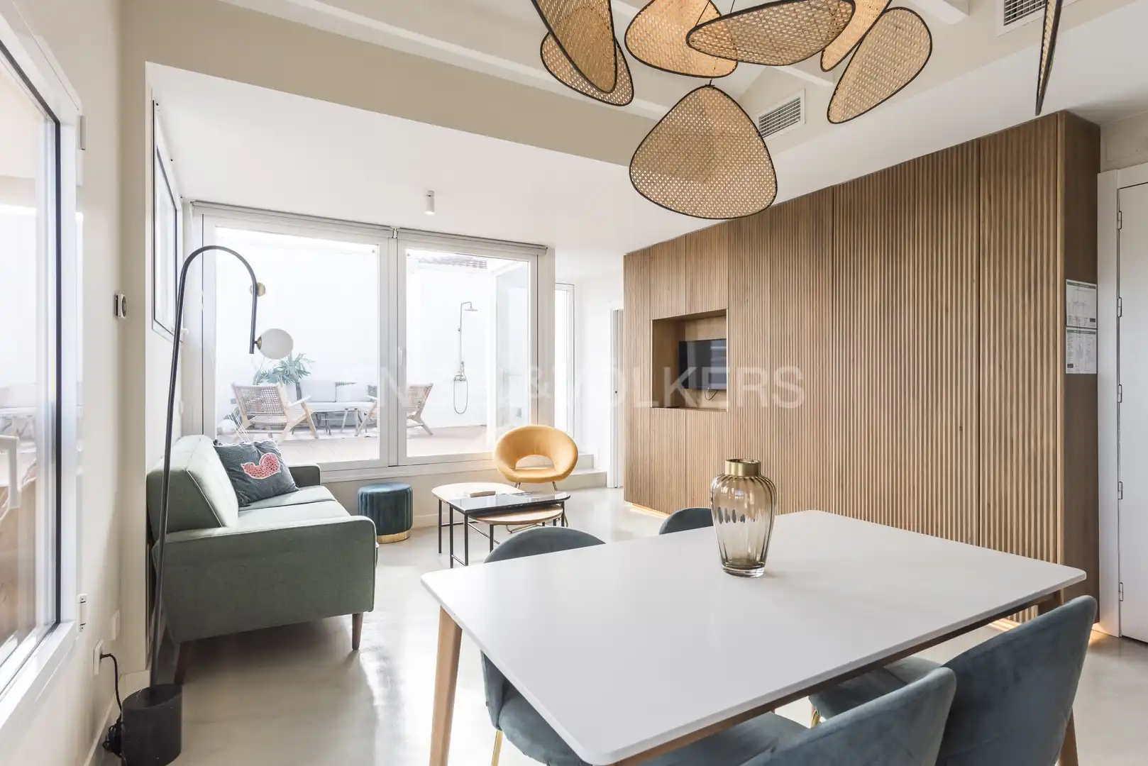 Wohnzimmer von Dachboden zum Verkauf in Madrid mit Klimaanlage, Heizung und Terrasse