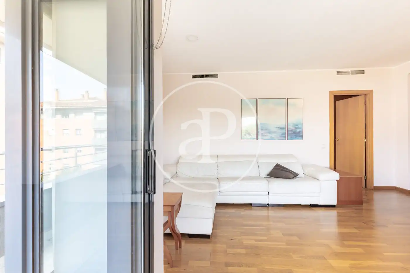 Living room of Flat for sale in Sant Cugat del Vallès  with Air Conditioner, Heating and Terrace