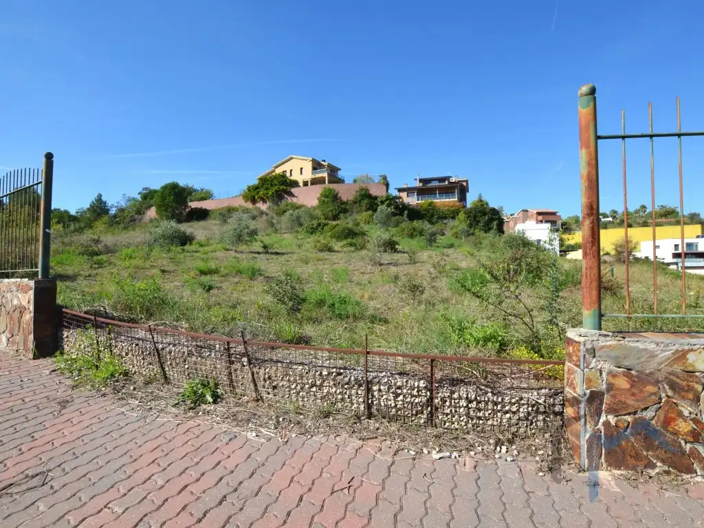 Residencial en venta en Avenida Montseny, Sant Esteve Sesrovires