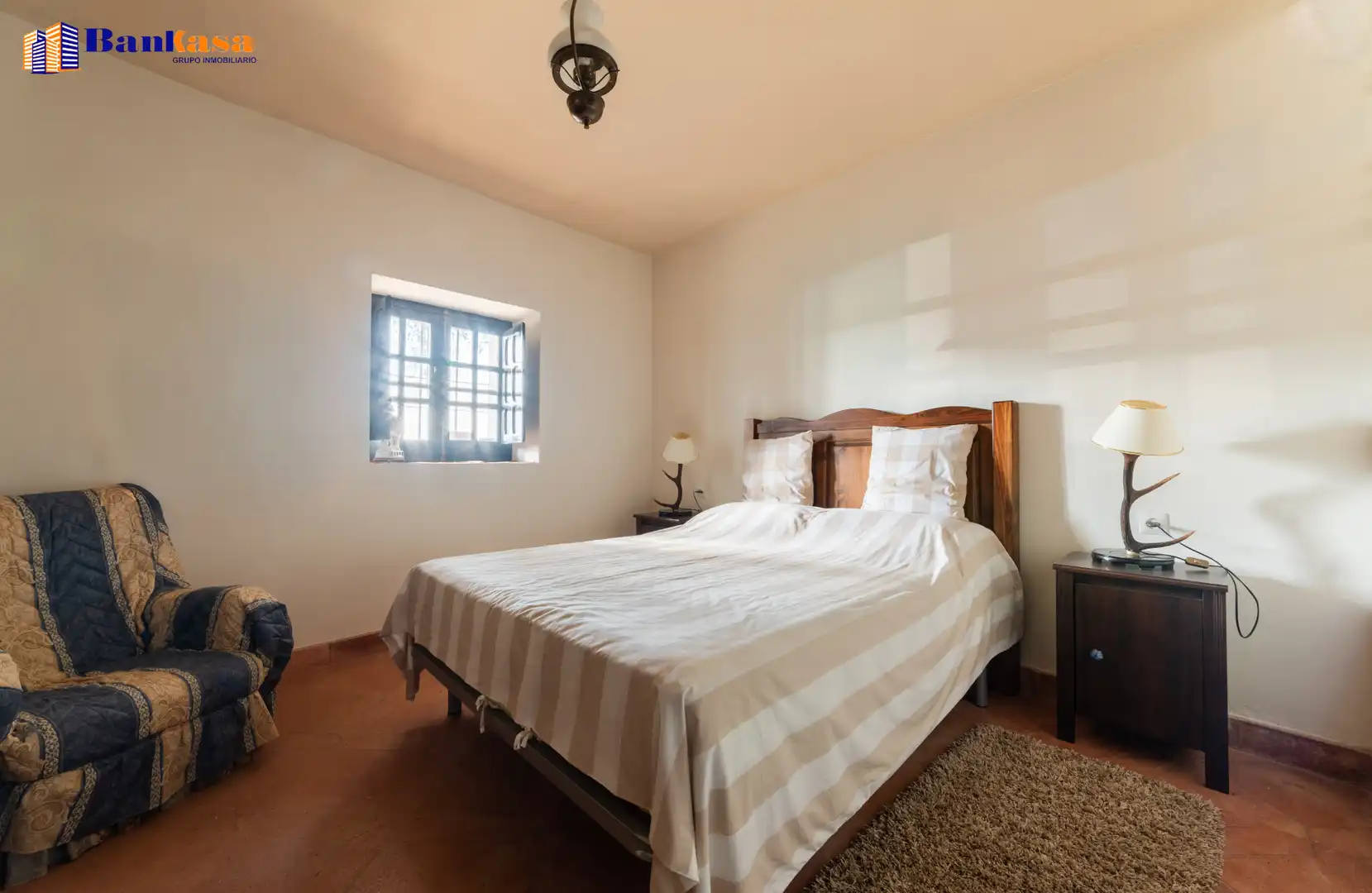 Dormitori de Casa o xalet en venda en Cortes de la Frontera amb Calefacció, Jardí privat i Moblat