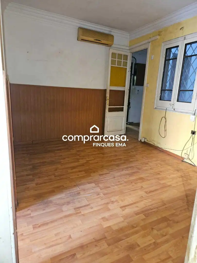 Piso en venta en Barcelona con Balcón