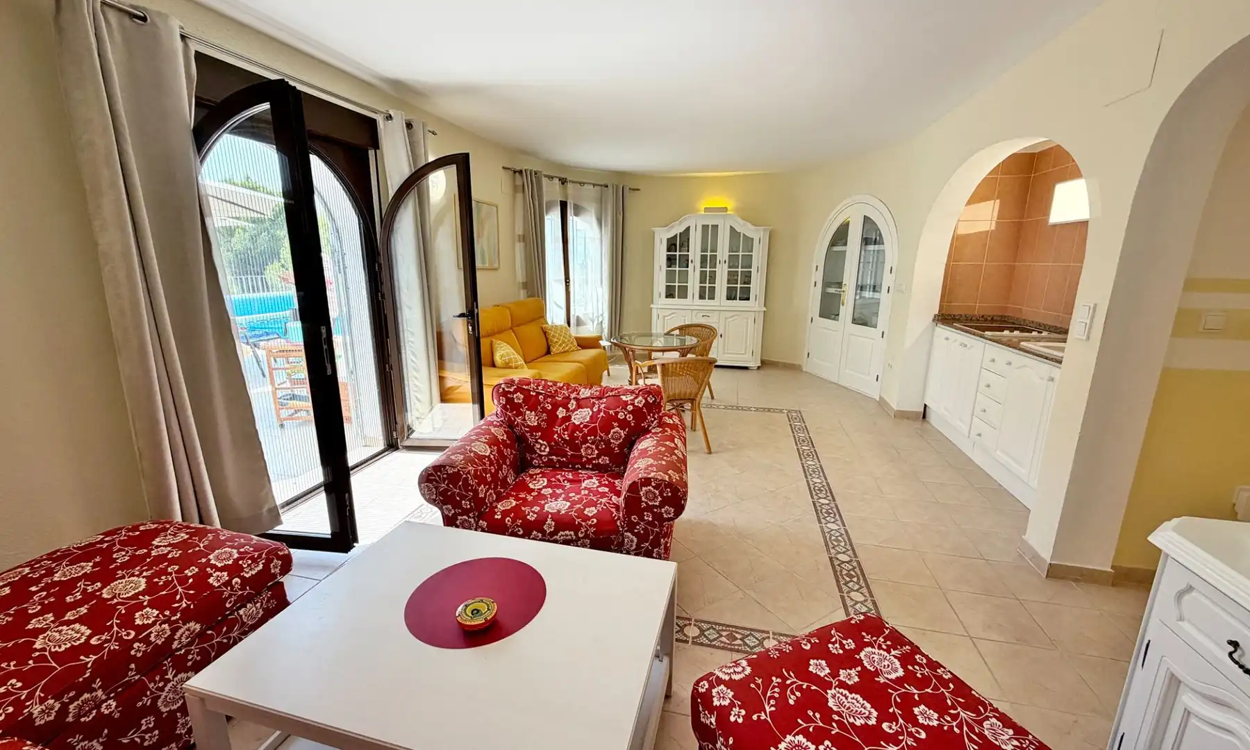 Sala d'estar de Casa o xalet en venda en Dénia amb Aire condicionat, Calefacció i Jardí privat