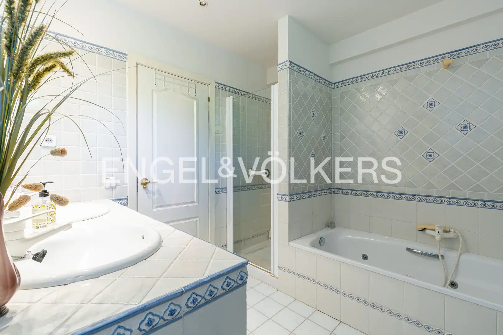 Baño de Casa o chalet en venta en Las Rozas de Madrid con Aire acondicionado, Calefacción y Jardín privado