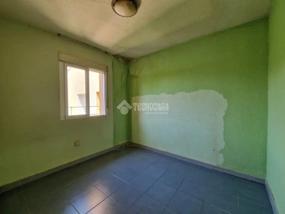 Habitación de Piso en venta en Madrid con Calefacción y Balcón