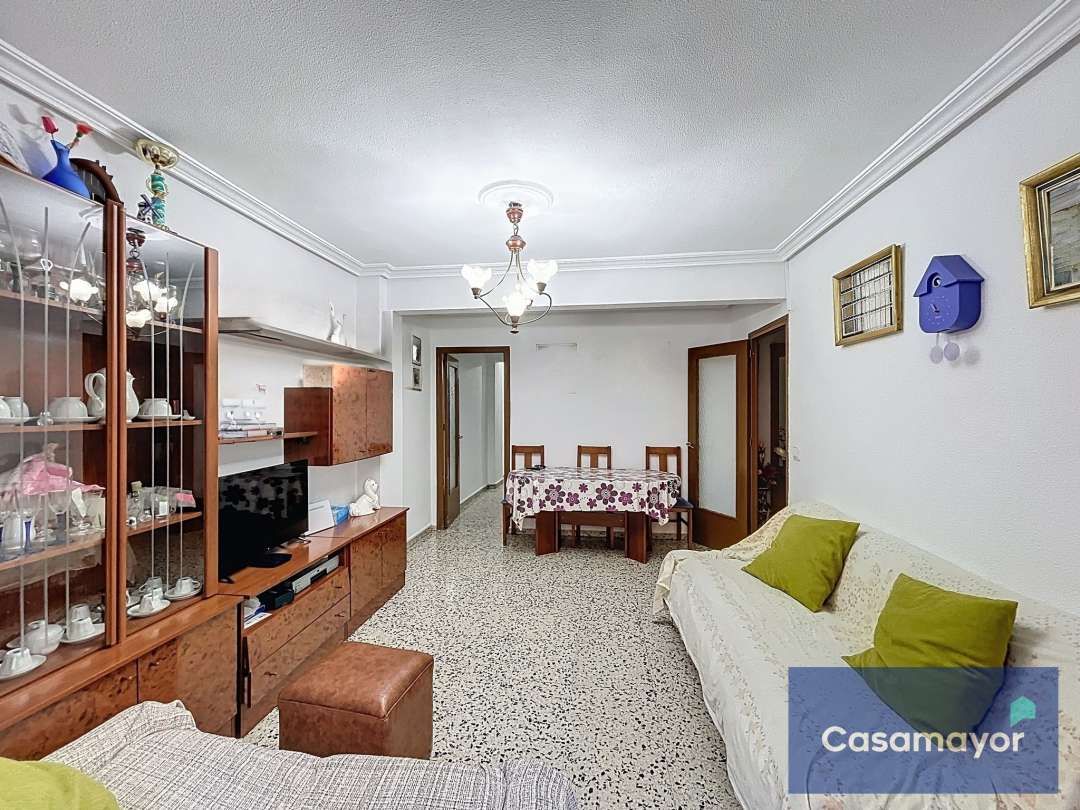 Piso en venta en Calle de Donoso Cortés, 24, Carolinas Bajas