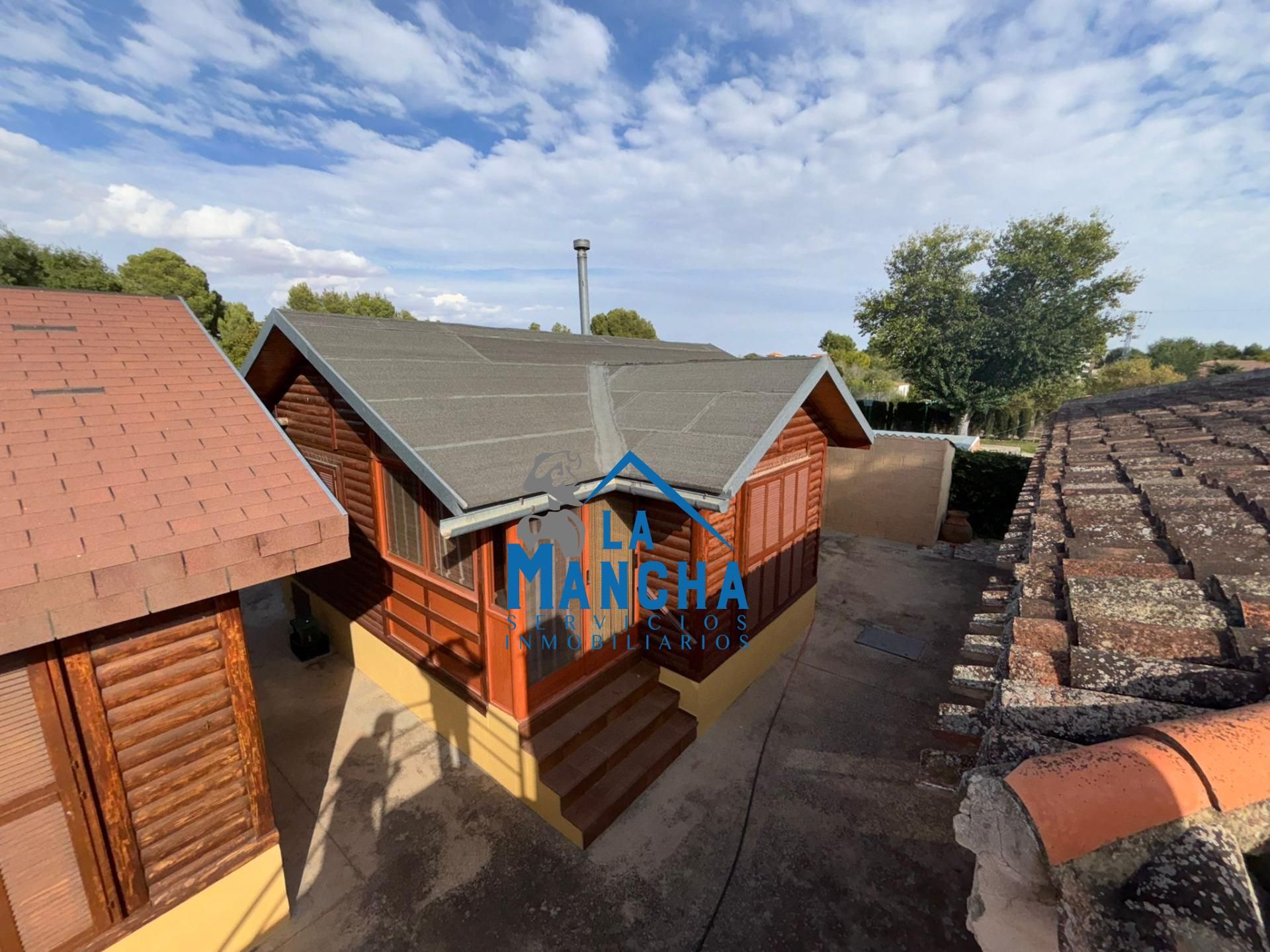 Vista exterior de Casa o xalet en venda en  Albacete Capital amb Jardí privat, Terrassa i Traster