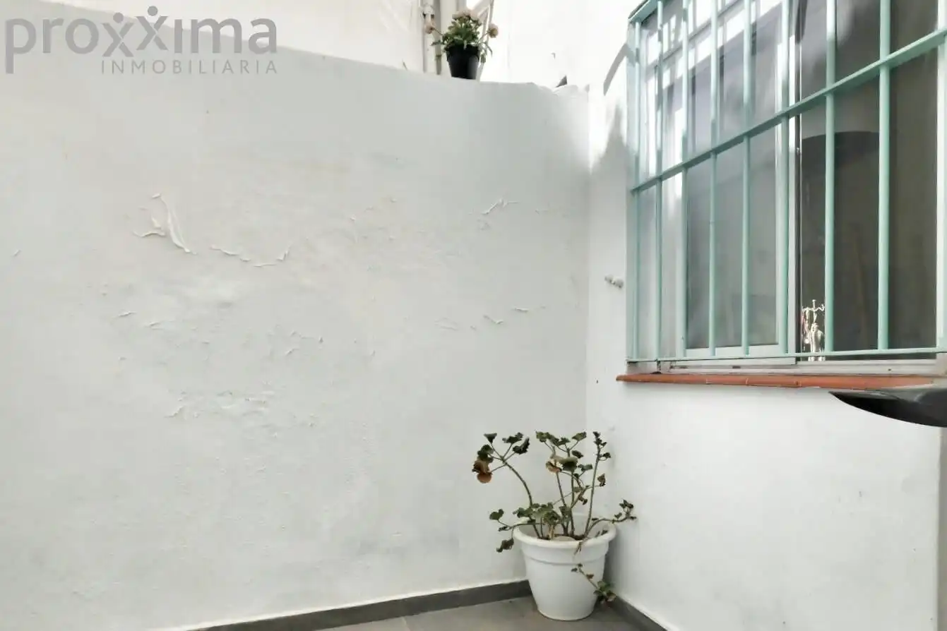 Terrassa de Planta baixa en venda en Sevilla amb Aire condicionat i Moblat